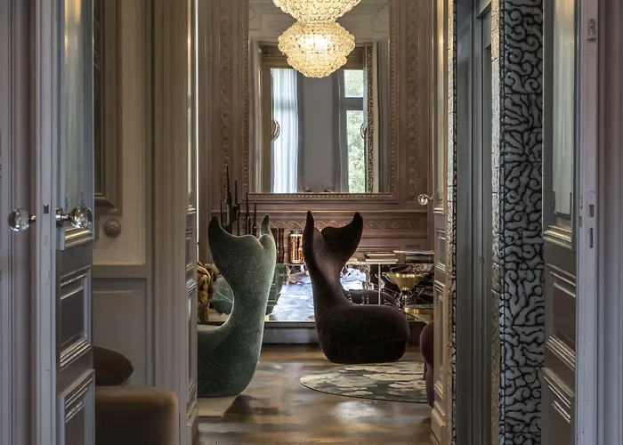 Yndo Hotel